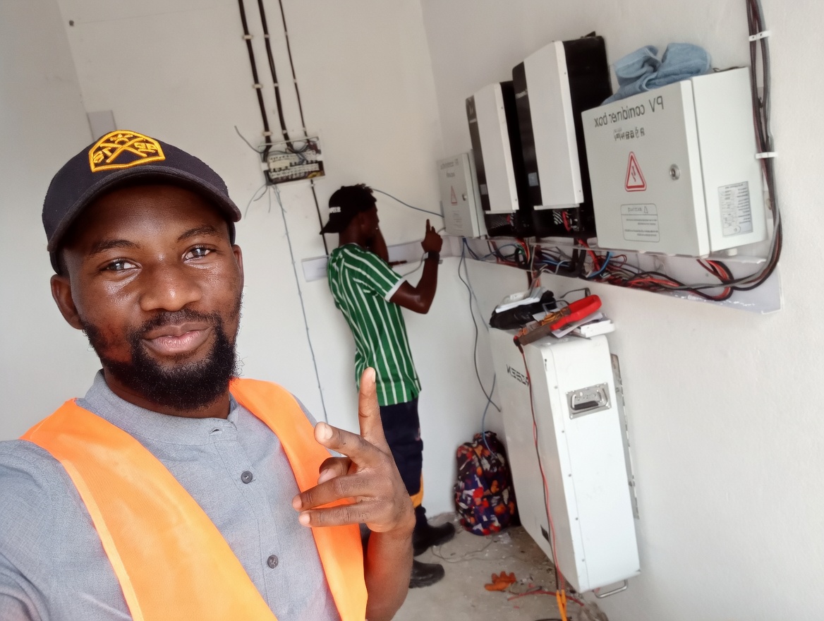 Instalação Fotovoltaica Renova Energy